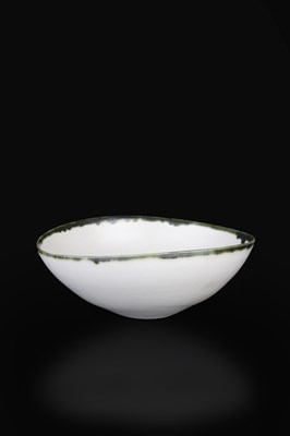 Lot 635 - Edmund De Waal (b.1964) Bowl porcelain, cream...