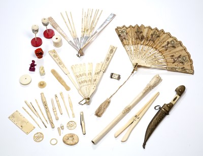 Lot 257 - A Quantity of ivory pieces, mainly Oriental...