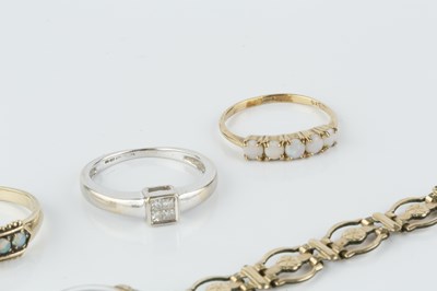Lot 99 - A collection of jewellery, comprising a...