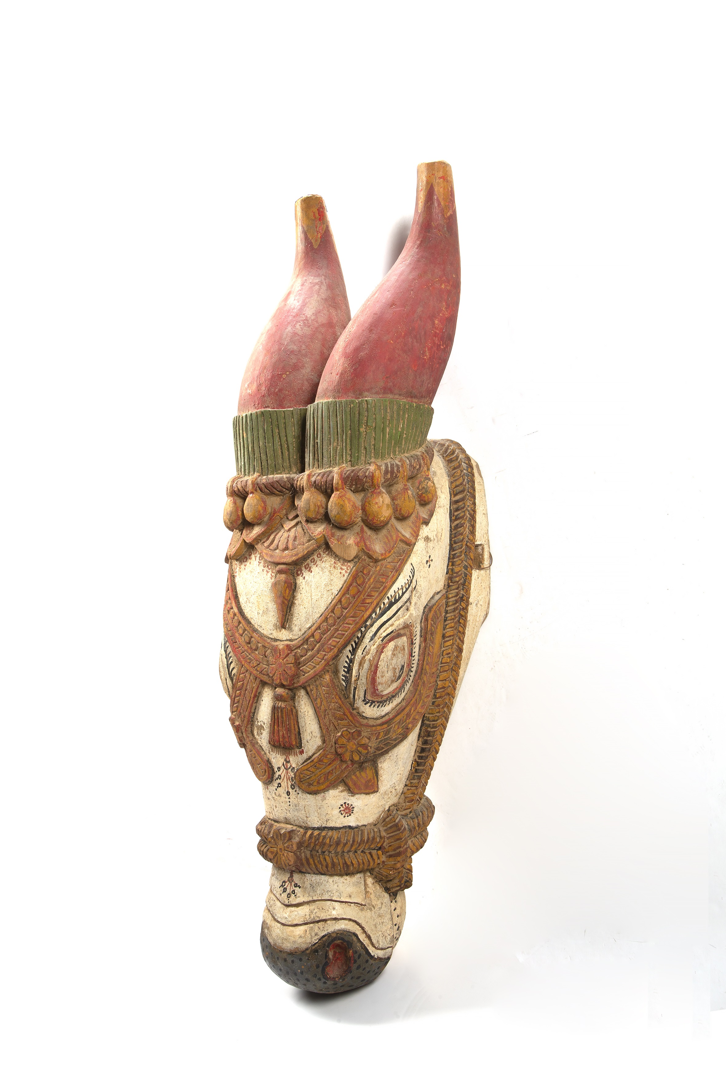Lot 358 A decorative Indian Kerala, bull cow head,