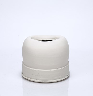 Lot 543 - Dan Kelly (b.1953) Vessel stoneware, white...