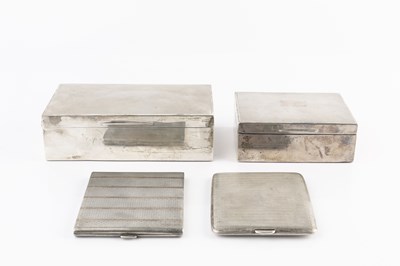 Lot 449 - A silver rectangular cigarette box, with...