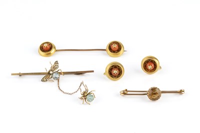 Lot 136 - A collection of gem set jewellery, comprising...