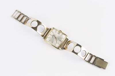 Lot 215 - A gentleman's automatic wristwatch by Bucherer,...