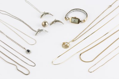 Lot 122 - A collection of jewellery, comprising a 9ct...