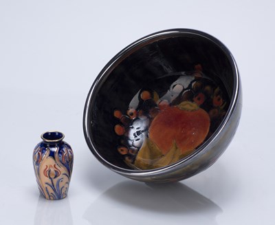 Lot 379 - Moorcroft pottery 'Pomegranate' pattern bowl...