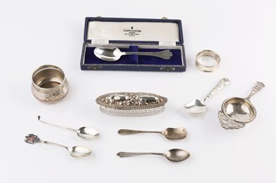 Lot 461 - A small collection of silver, comprising a tea...