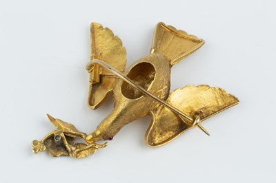 Lot 50 - A Victorian gem set bird brooch,...