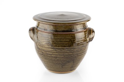 Lot 512 - Gwyn Hanssen Pigott (1935-2013) Lidded jar,...