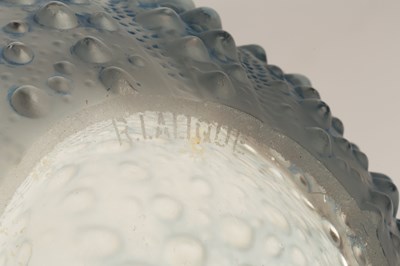 Lot 742 - René Lalique (1860-1945) Oursin glass vase,...