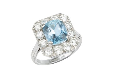 Lot 166 - An aquamarine and diamond cluster ring, the...