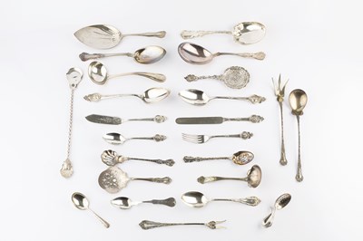 Lot 490 - A collection of American silver flatware,...