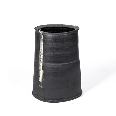 Lot 542 - Dan Kelly (b.1953) Large vessel black glaze...