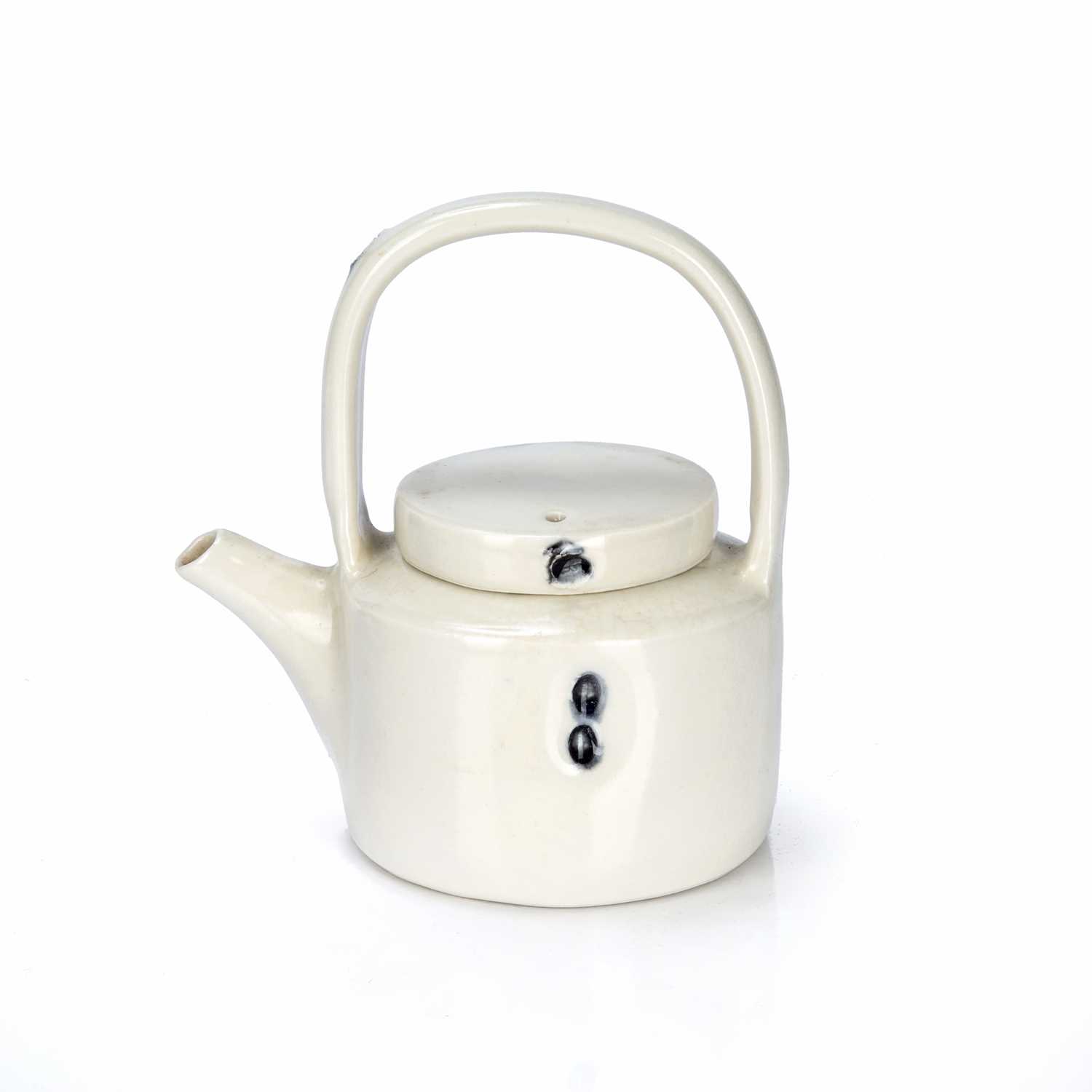 Lot 343 - Edmund De Waal (b.1964) studio pottery teapot,...