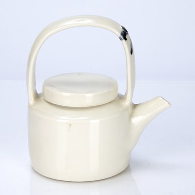 Lot 343 - Edmund De Waal (b.1964) studio pottery teapot,...