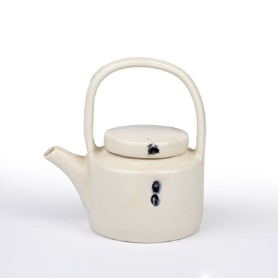 Lot 343 - Edmund De Waal (b.1964) studio pottery teapot,...