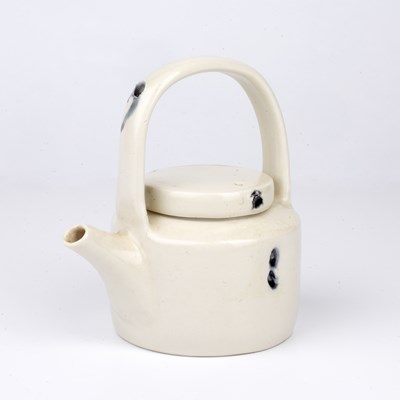 Lot 343 - Edmund De Waal (b.1964) studio pottery teapot,...