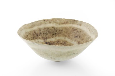 Lot 579 - Deidre Burnett (b.1939) Footed bowl porcelain...