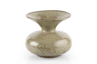 Lot 645 - Waistel Cooper (1921-2003) Vase stoneware,...