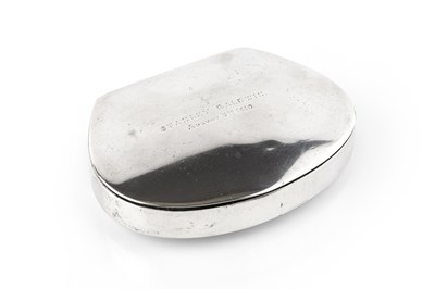 Lot 334 - A George V silver snuff box, of rounded form,...