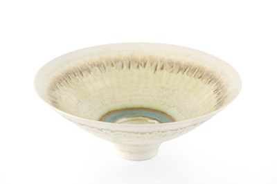 Lot 643 - Peter Wills (b.1955) Footed bowl, circa 1990...