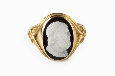 Lot 14 - A mid-Victorian hardstone cameo ring, the oval...