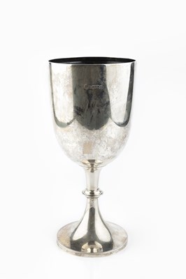 Lot 447 - An Edwardian silver trophy cup, of plain...