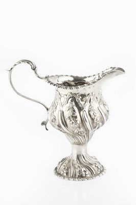 Lot 475 - An early George III silver cream jug, the...