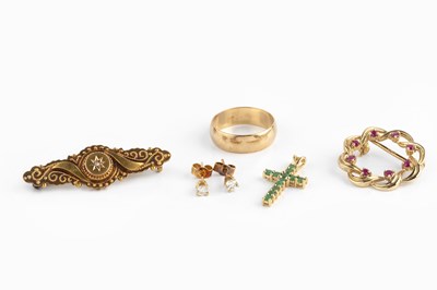 Lot 65 - A collection of jewellery, comprising a pair...