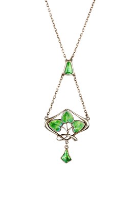 Lot 22 - An Edwardian enamel pendant necklace by...