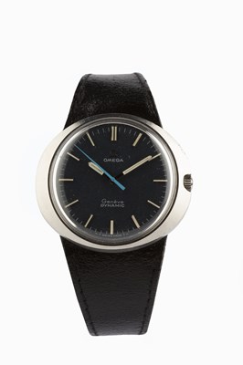 Lot 203 - A stainless steel 'Dynamic' wristwatch by...