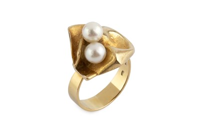 Lot 127 - A cultured pearl dress ring designed by Björn...