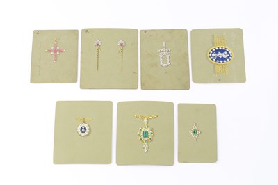 Lot 224 - A collection of early 20th century jewellery...