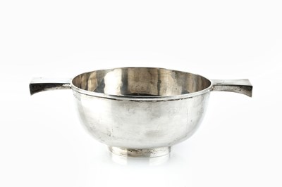 Lot 345 - An Indian colonial silver porringer, with...