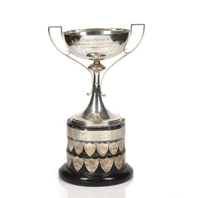 Lot 431 - Edward VII silver trophy cup with accompanying...