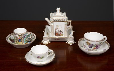 Lot 258 - A Meissen porcelain miniature architectural...