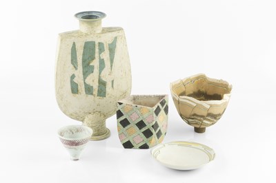 Lot 632 - Five pieces of studio ceramics To include a...