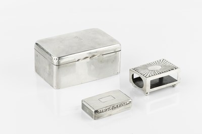 Lot 503 - A William IV silver snuff box, of rectangular...