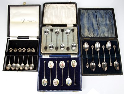 Lot 500 - Four cased sets of silver spoons consisting of...