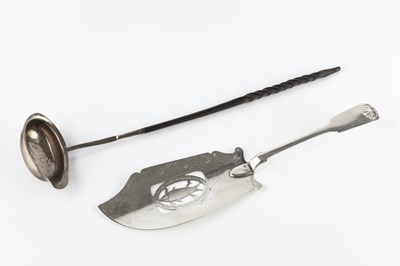 Lot 825 - A George III silver fiddle and shell pattern...