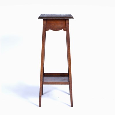 Lot 116 - Arts and Crafts oak jardiniere stand, 36cm x 91cm