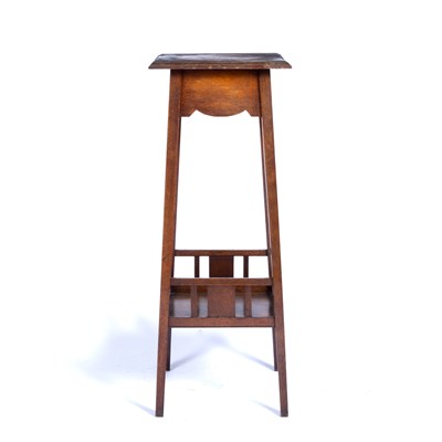 Lot 116 - Arts and Crafts oak jardiniere stand, 36cm x 91cm