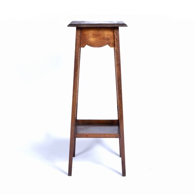 Lot 116 - Arts and Crafts oak jardiniere stand, 36cm x 91cm