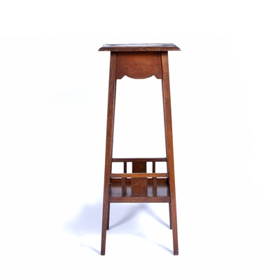 Lot 116 - Arts and Crafts oak jardiniere stand, 36cm x 91cm