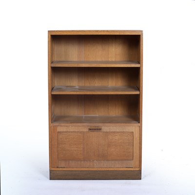 Lot 71 - In the manner of Heals oak bookcase with three...