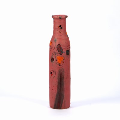 Lot 330 - Robin Welch (1936-2019) studio pottery red...