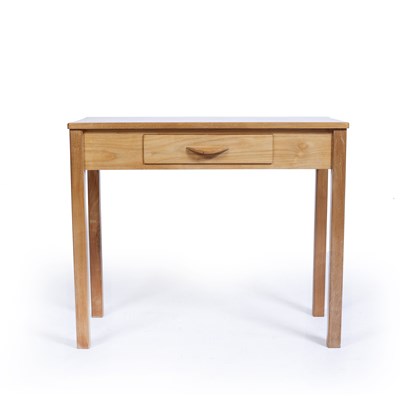 Lot 87 - Contemporary Cotswold school walnut side table...