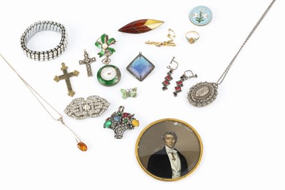 Lot 315 - A collection of jewellery, comprising a half...