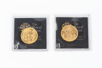 Lot 354 - Two George V sovereigns, dated 1915 and 1925 (2)