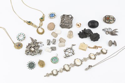 Lot 95 - A collection of jewellery, to include two gilt...